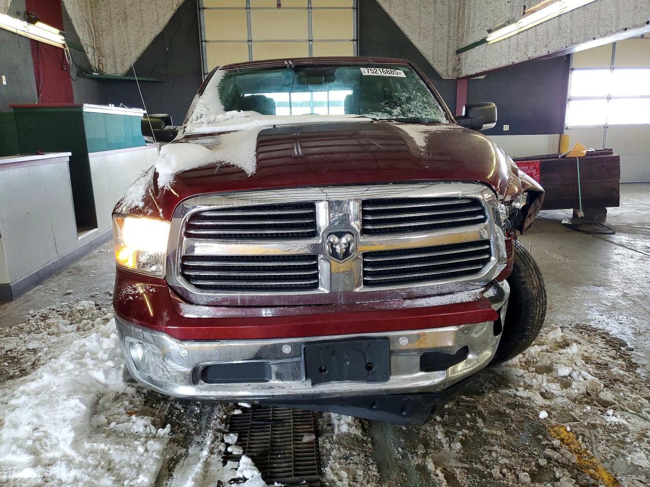 2017 RAM 1500 SLT photo 5