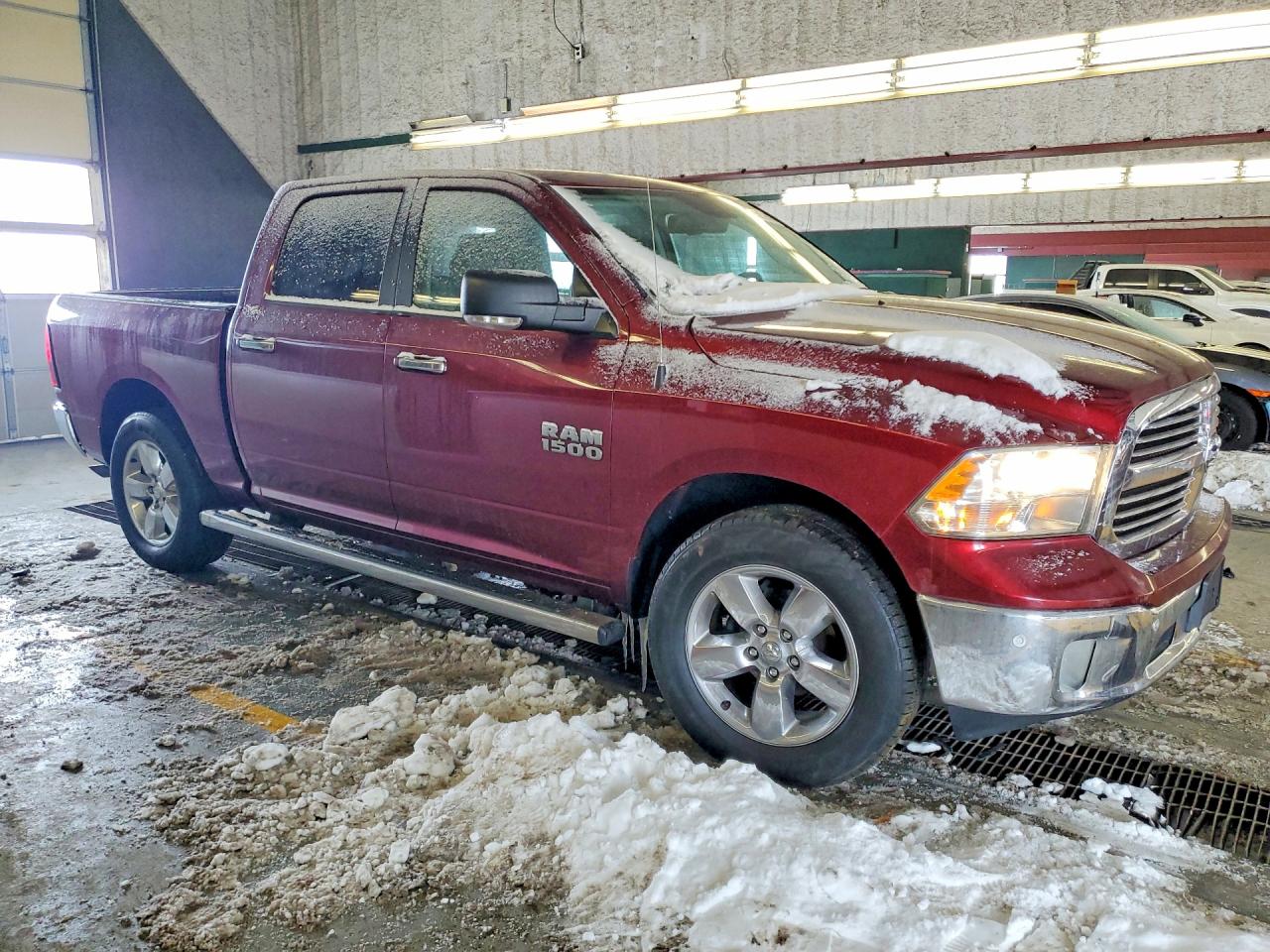 2017 RAM 1500 SLT photo 4