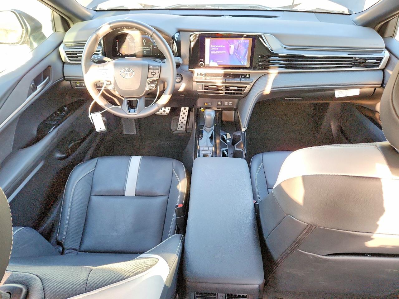2025 TOYOTA CAMRY SE photo 8