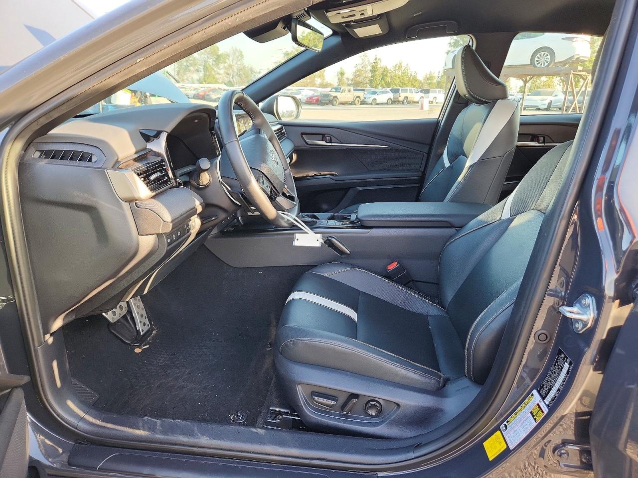 2025 TOYOTA CAMRY SE photo 7