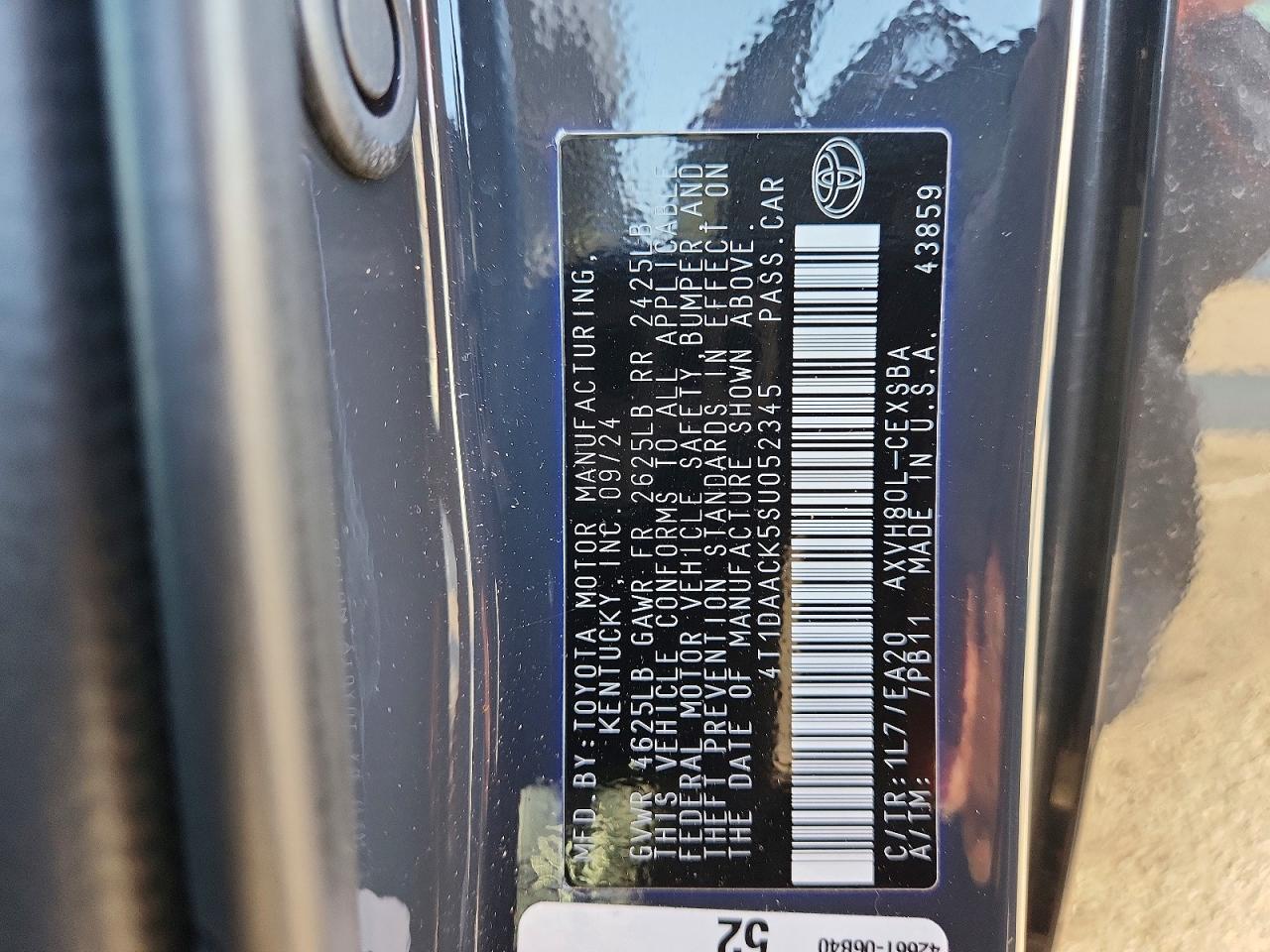 2025 TOYOTA CAMRY SE photo 13