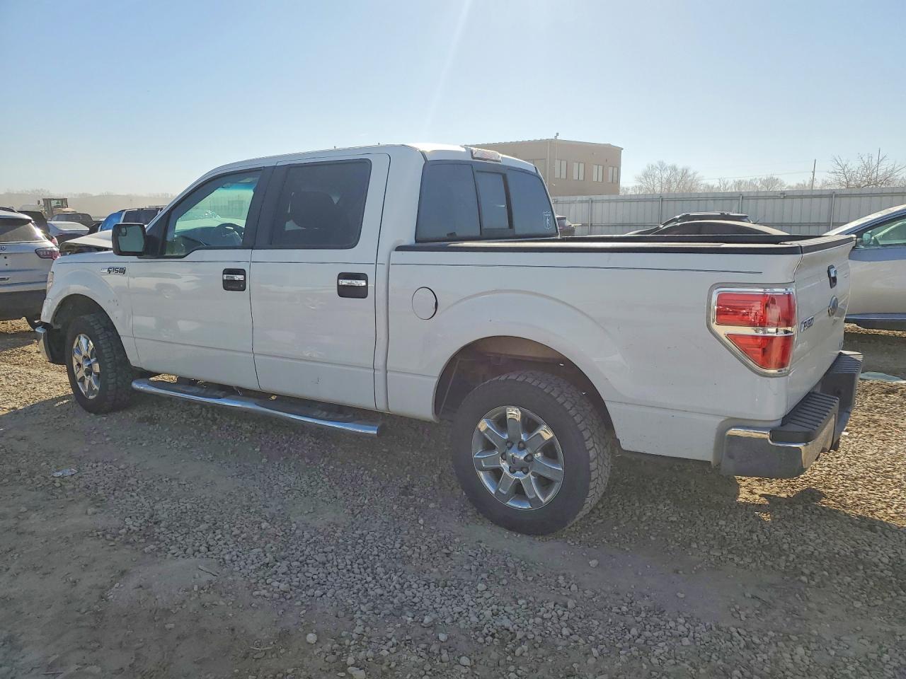 2013 FORD F150 SUPERCREW photo 2