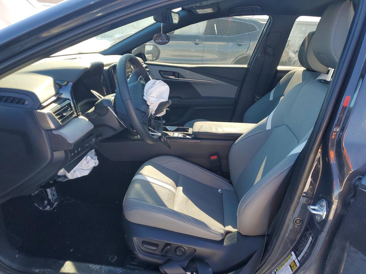 2025 TOYOTA CAMRY XSE photo 13