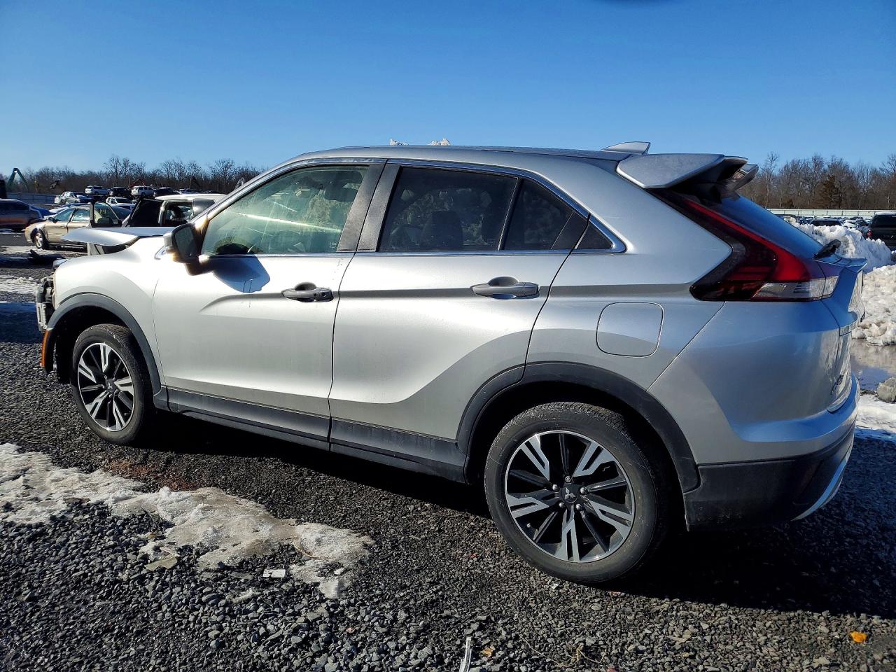 2023 MITSUBISHI ECLIPSE CROSS SE photo 2
