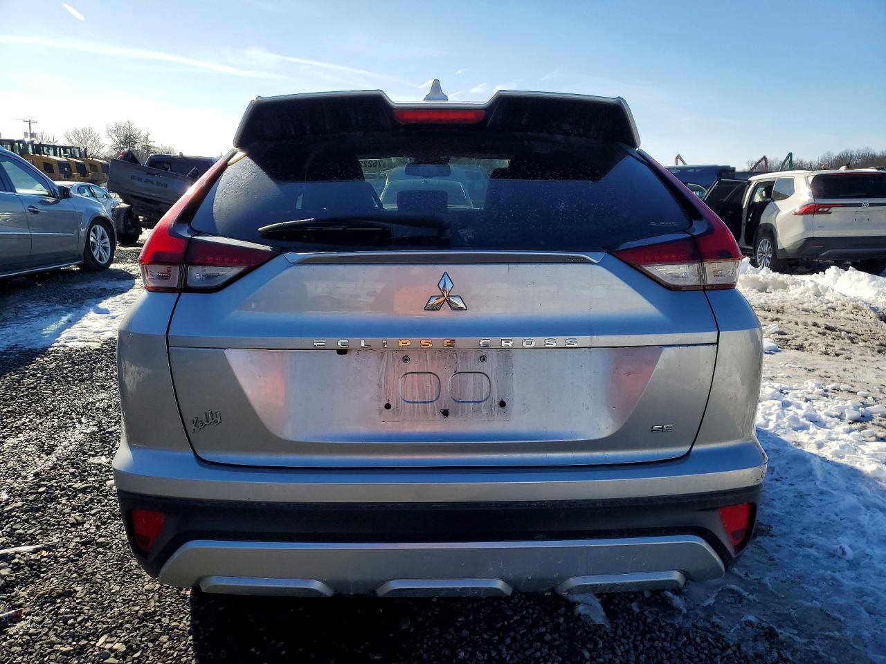 2023 MITSUBISHI ECLIPSE CROSS SE photo 6
