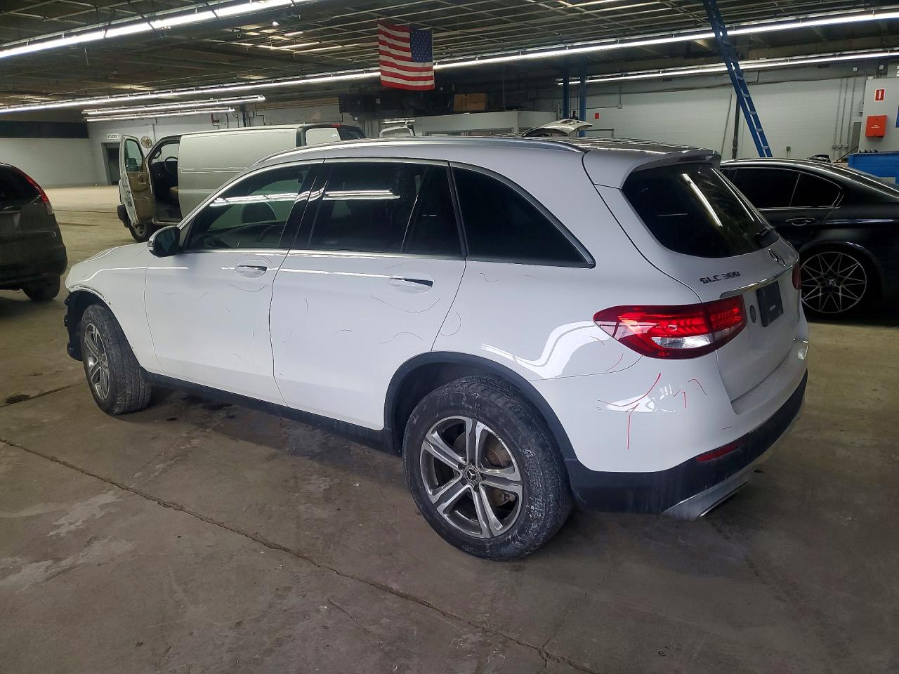 2018 MERCEDES-BENZ GLC 300 4MATIC photo 2