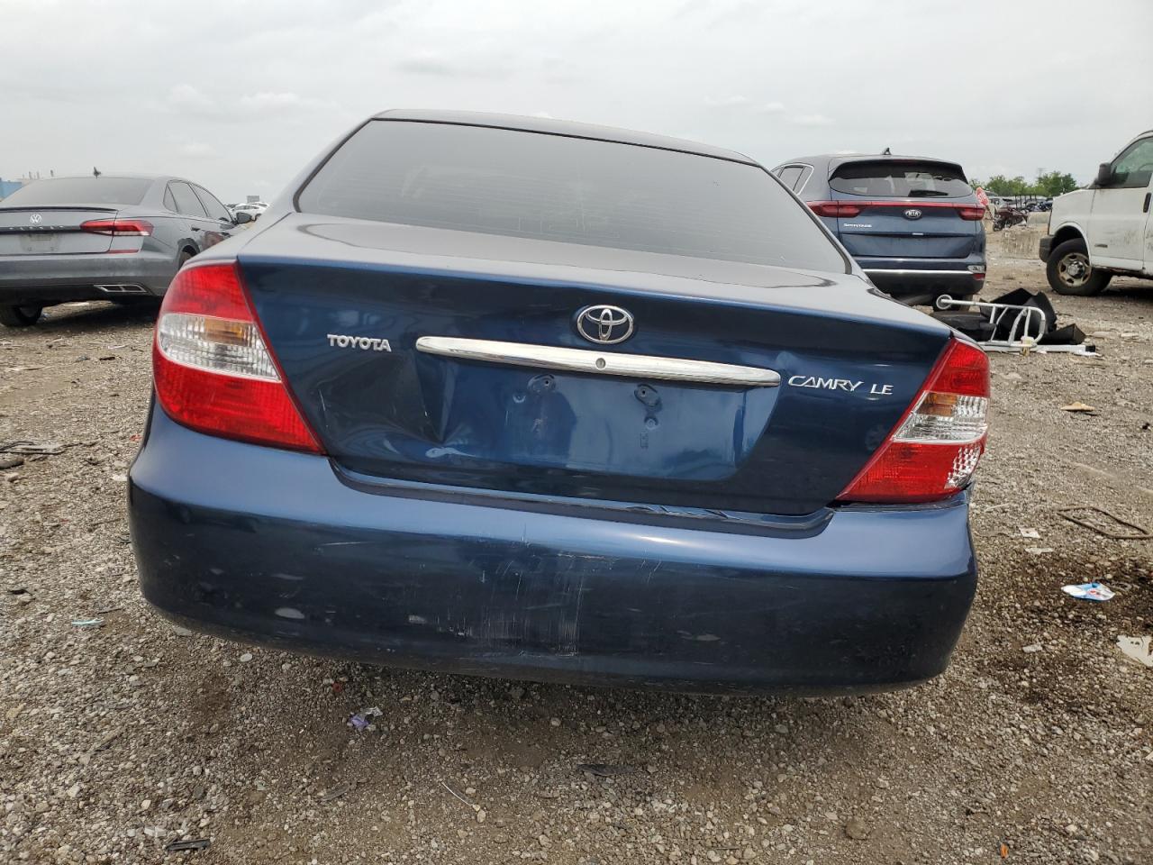 2002 TOYOTA CAMRY LE photo 11