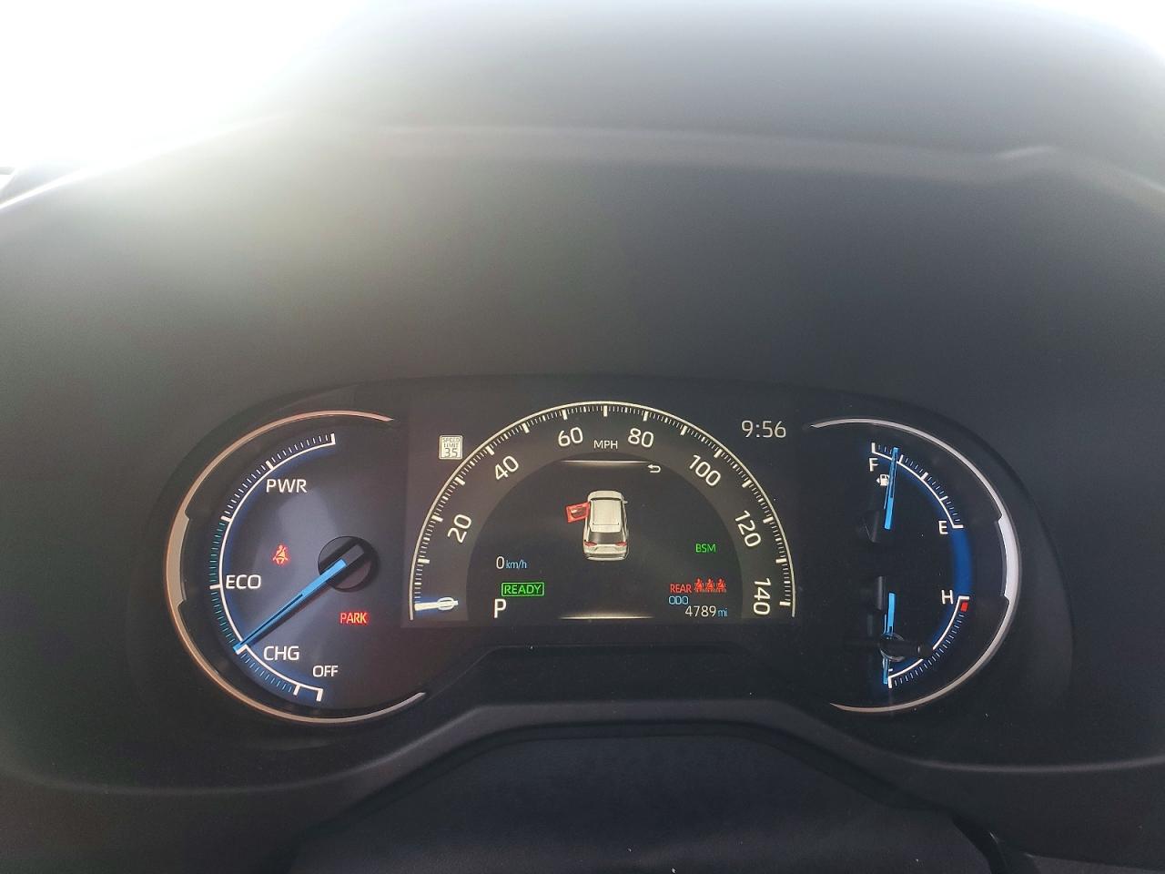 2025 TOYOTA RAV4 XLE photo 9