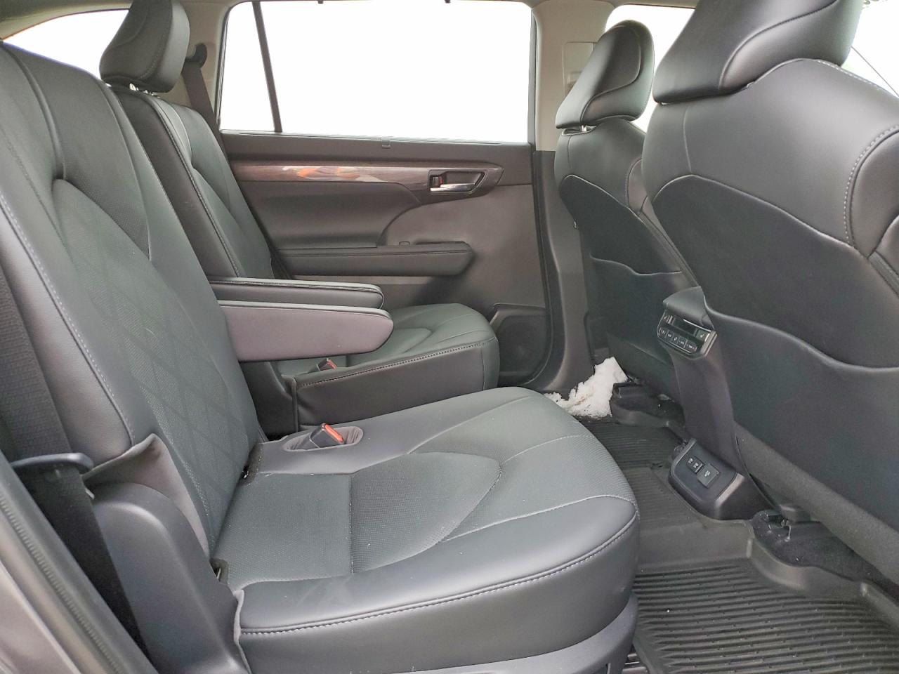 2021 TOYOTA HIGHLANDER PLATINUM photo 21