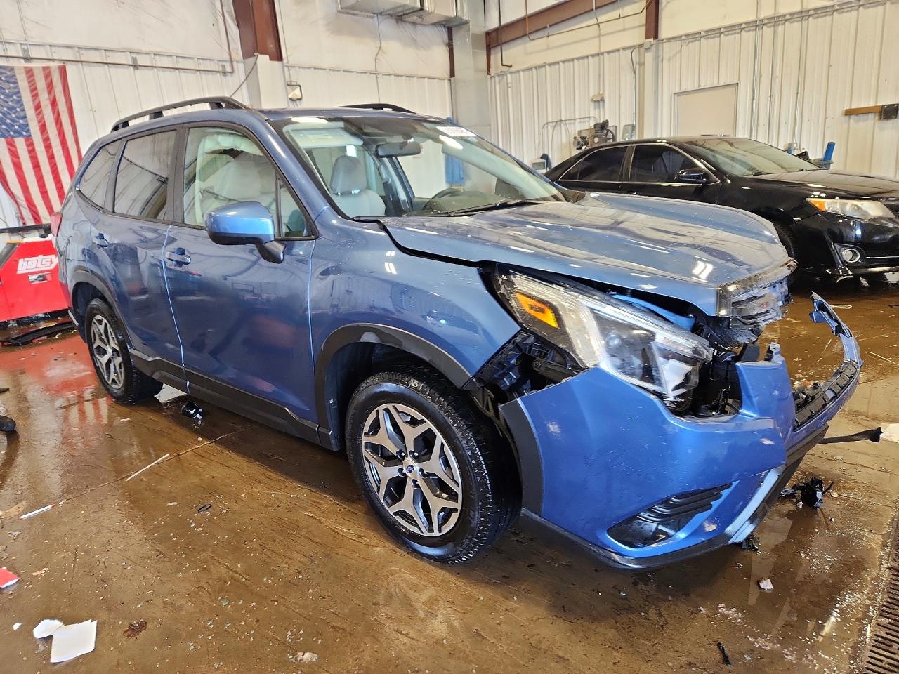 2022 SUBARU FORESTER PREMIUM photo 4