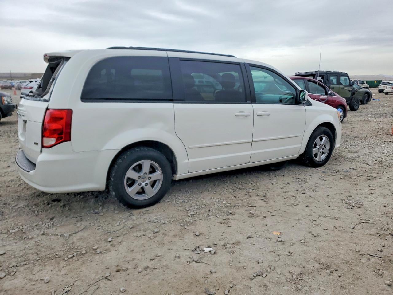 2012 DODGE GRAND CARAVAN SXT photo 5