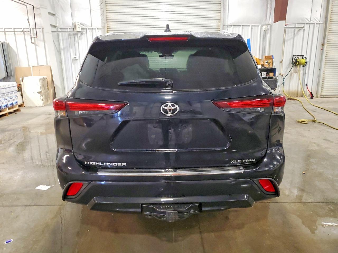 2024 TOYOTA HIGHLANDER LE photo 11