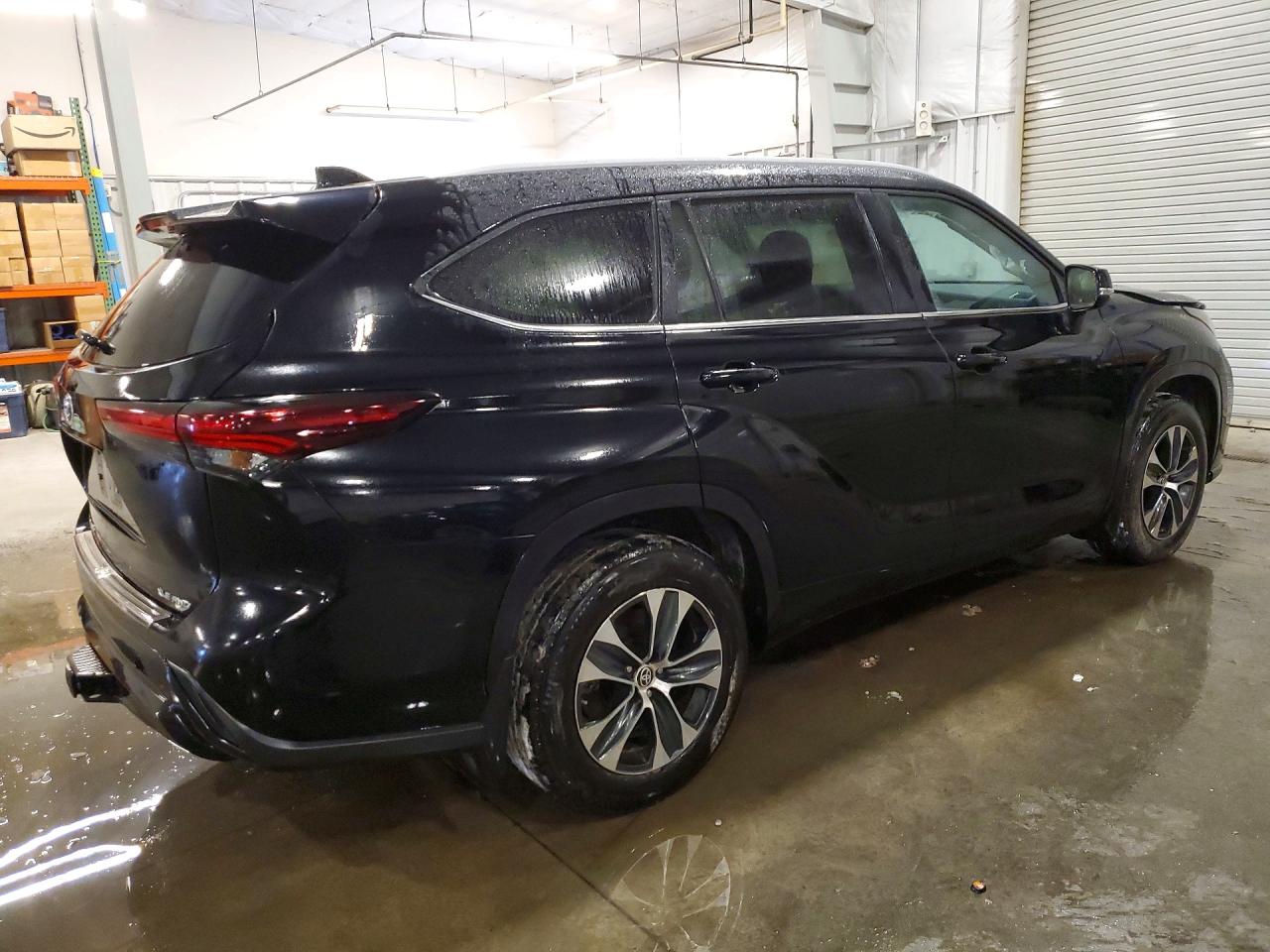 2024 TOYOTA HIGHLANDER LE photo 5