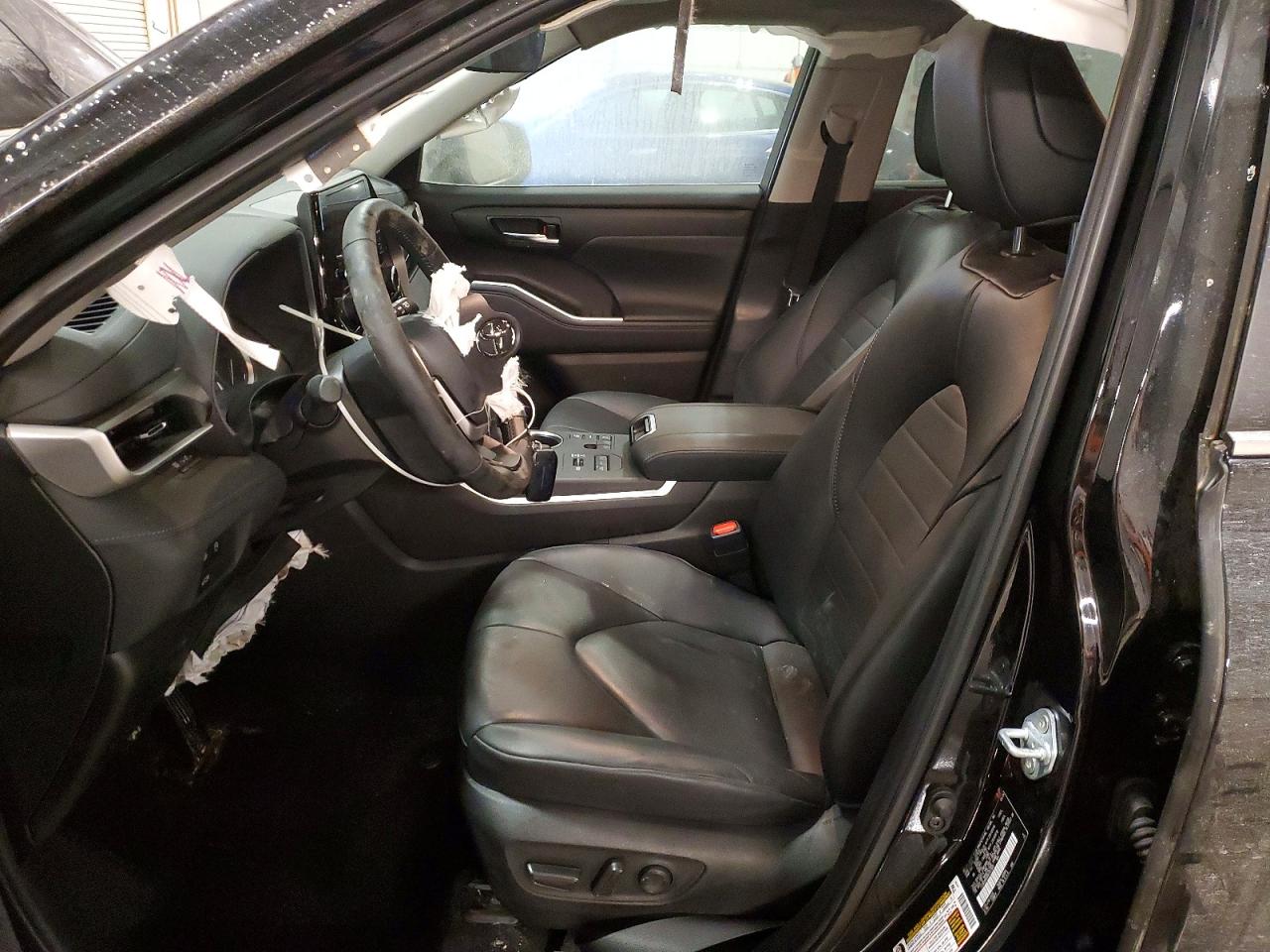 2024 TOYOTA HIGHLANDER LE photo 13