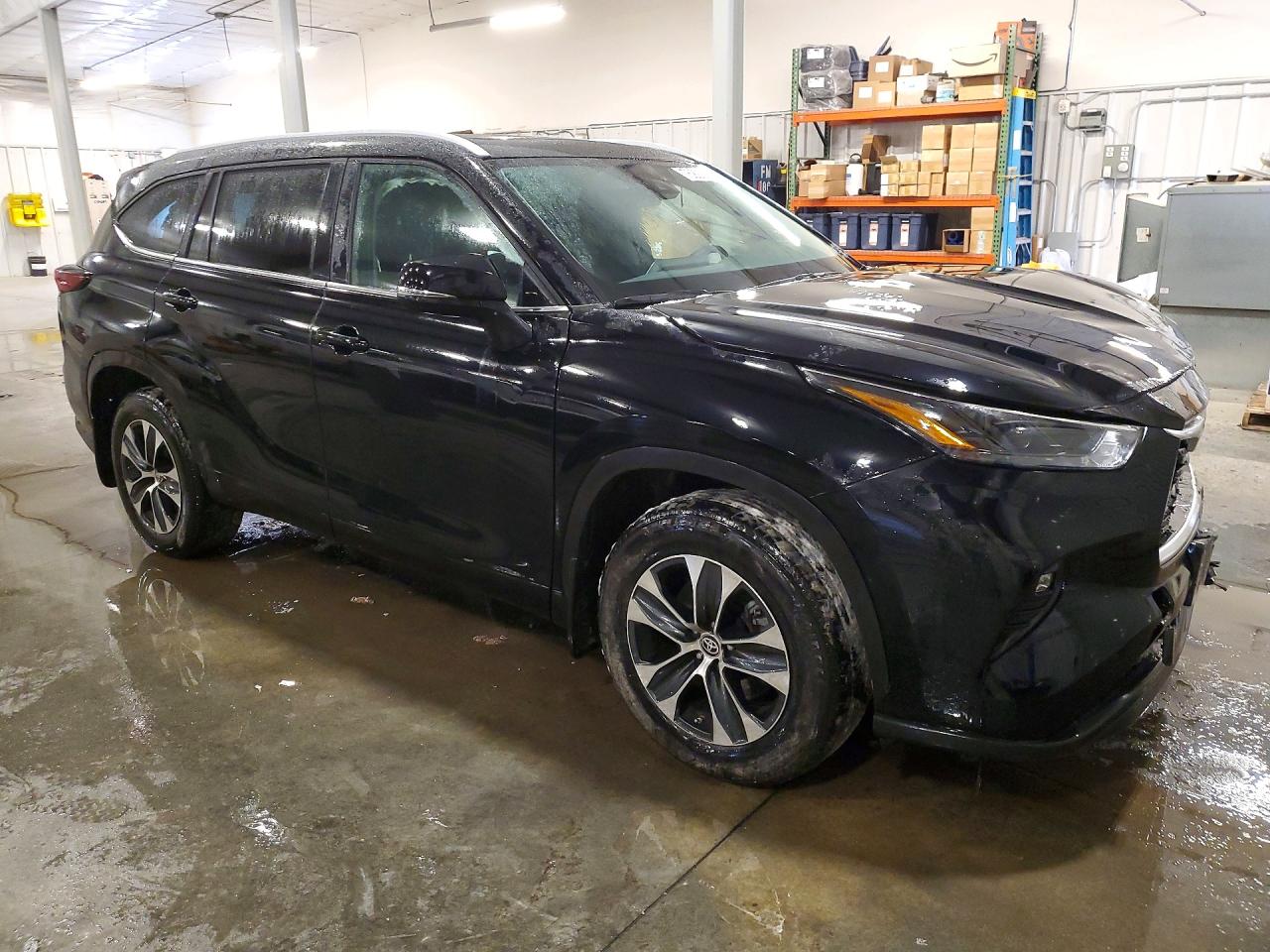 2024 TOYOTA HIGHLANDER LE photo 7