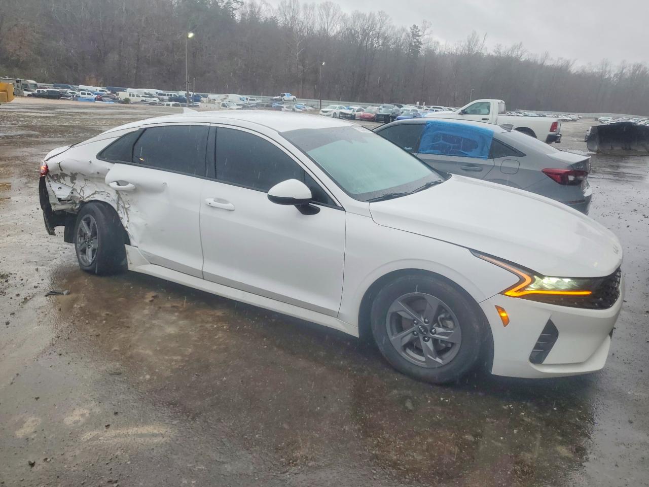 2023 KIA K5 LXS photo 4