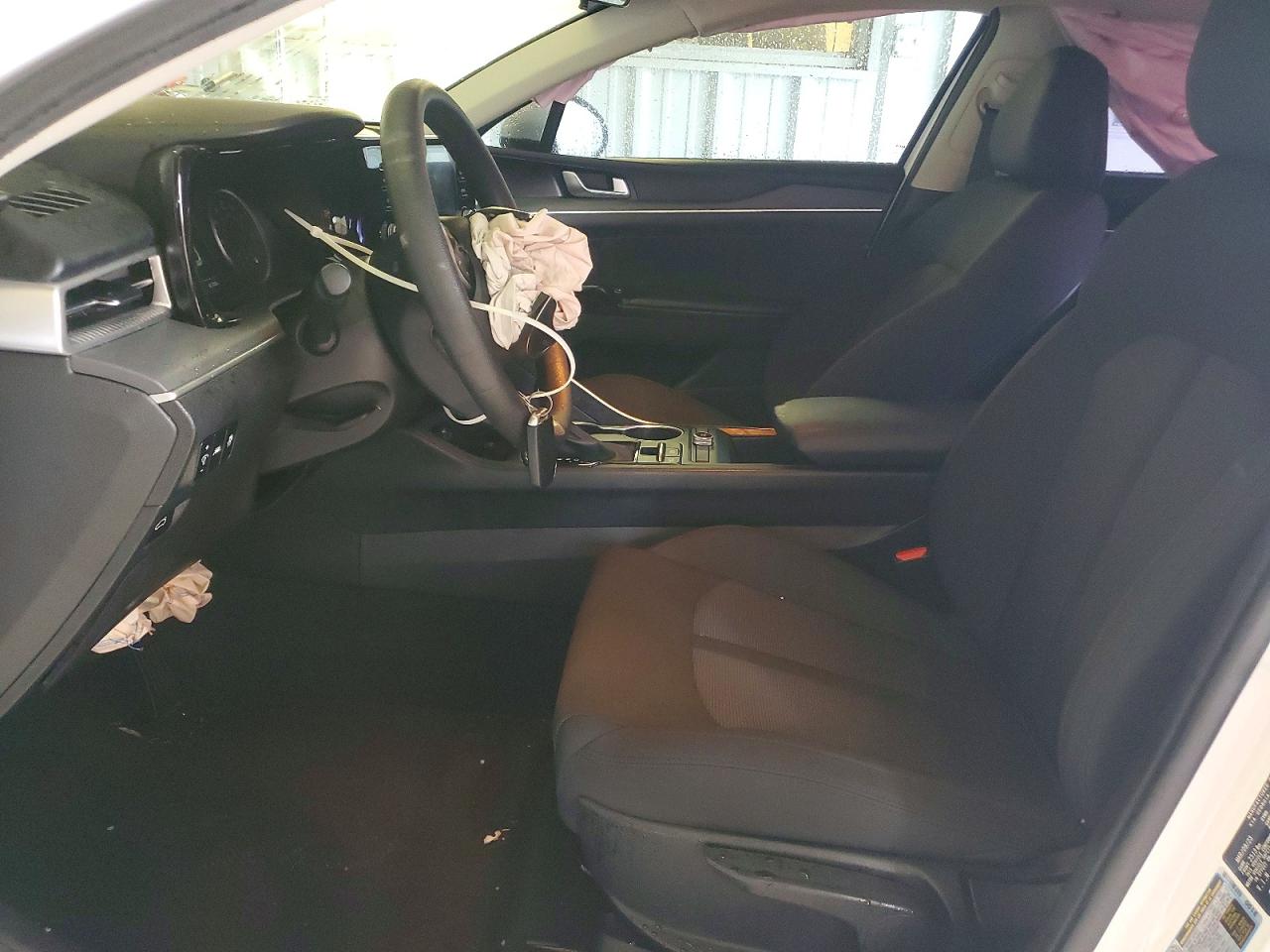 2023 KIA K5 LXS photo 7