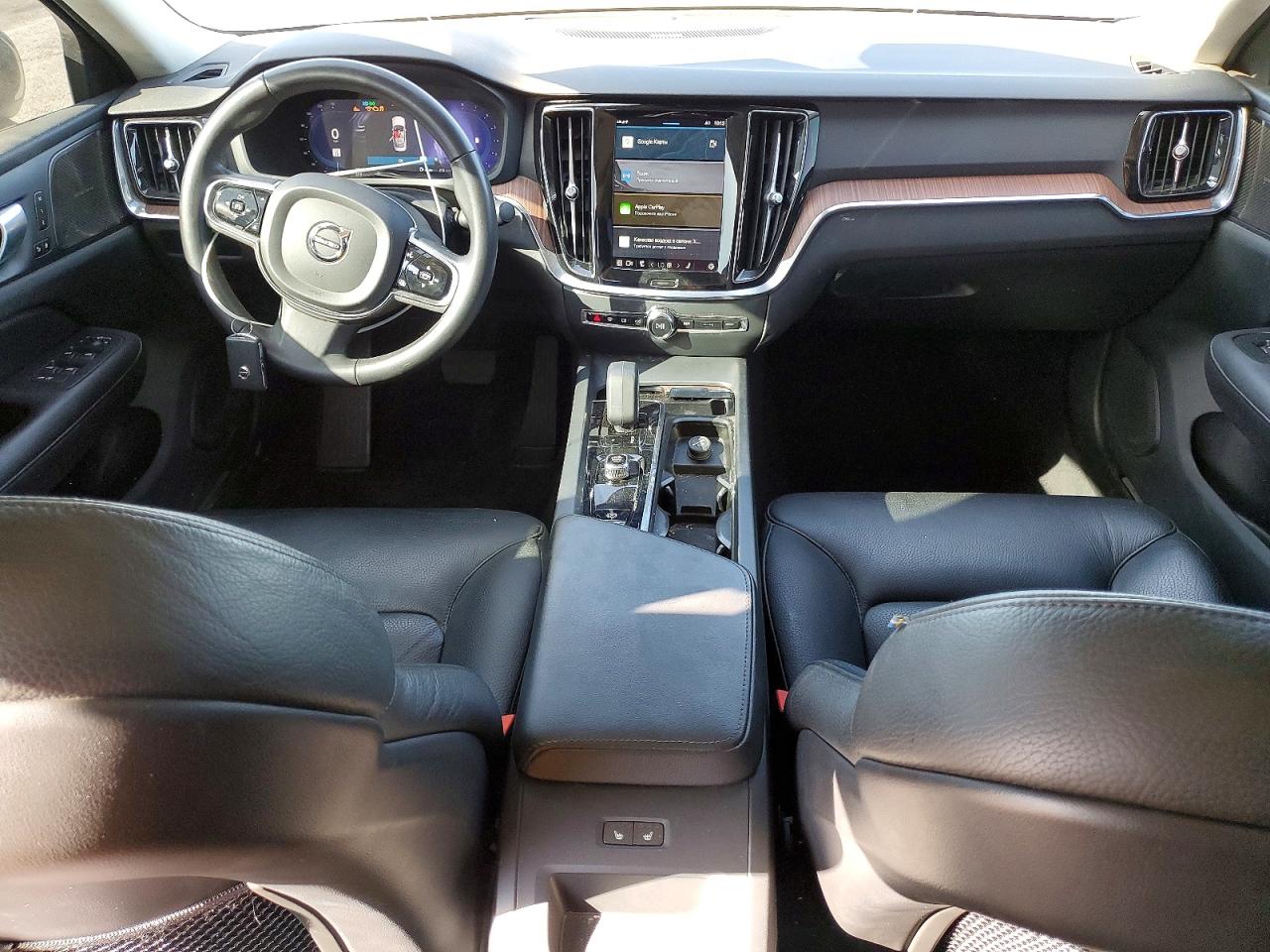 2024 VOLVO S60 PLUS photo 8