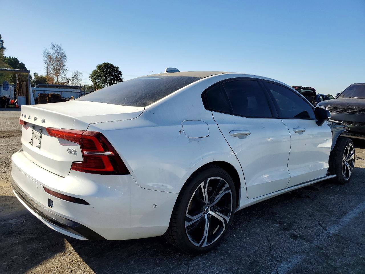 2024 VOLVO S60 PLUS photo 3