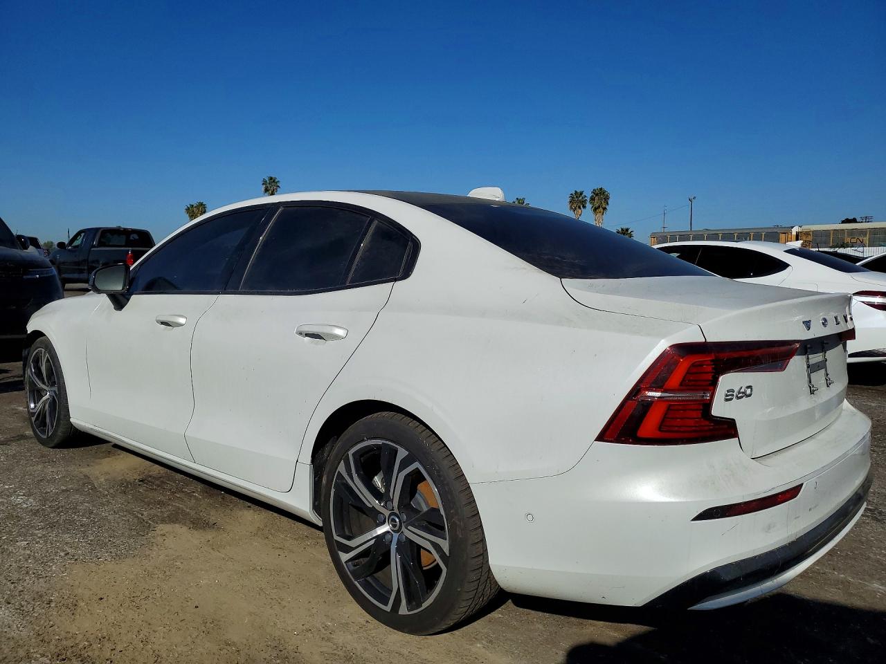 2024 VOLVO S60 PLUS photo 2