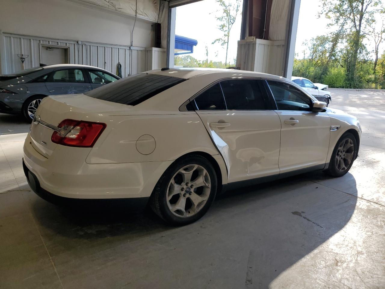 2012 FORD TAURUS SEL photo 7
