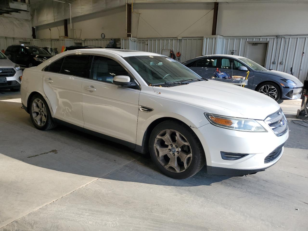 2012 FORD TAURUS SEL photo 10