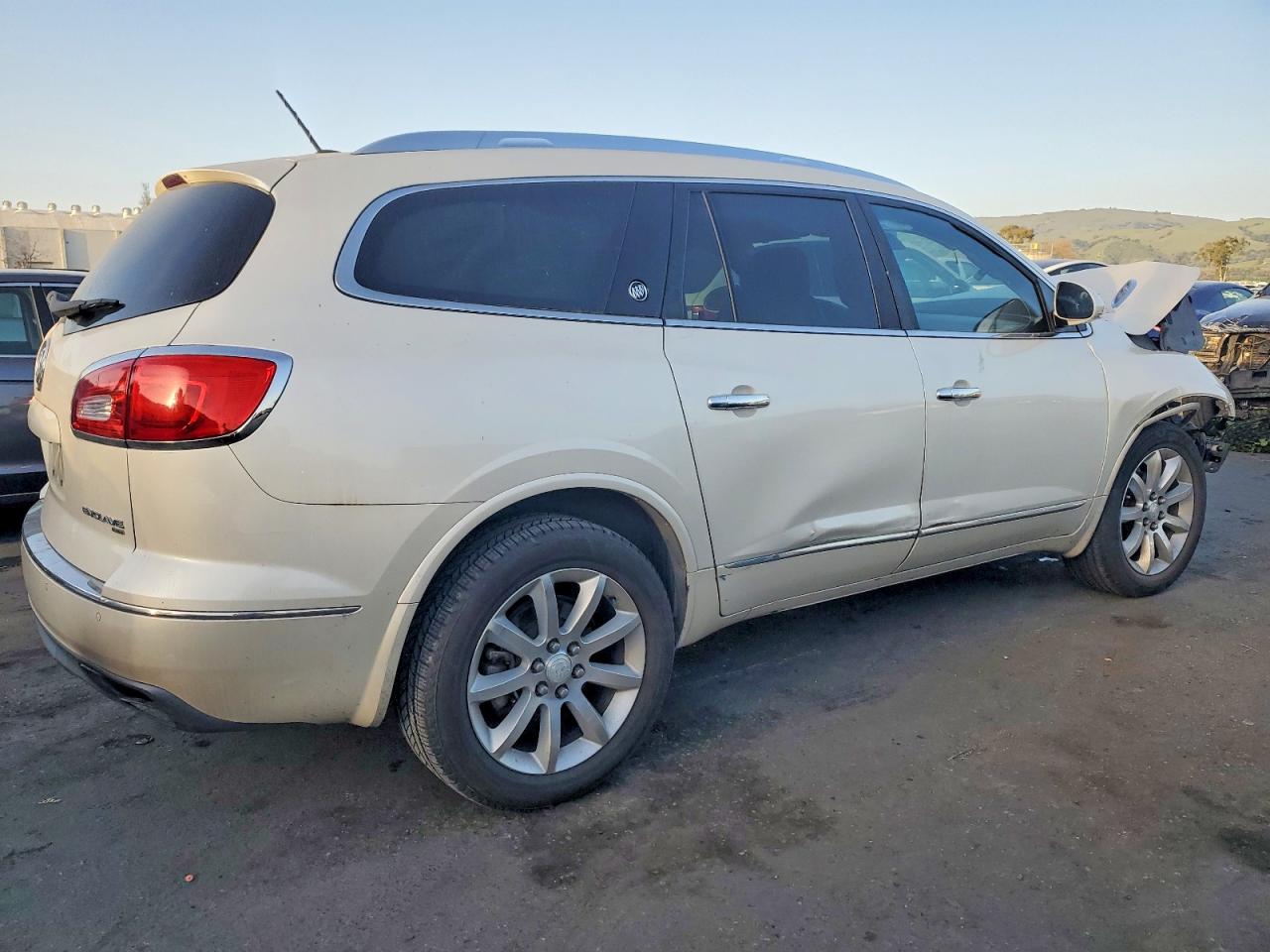 2014 BUICK ENCLAVE photo 3