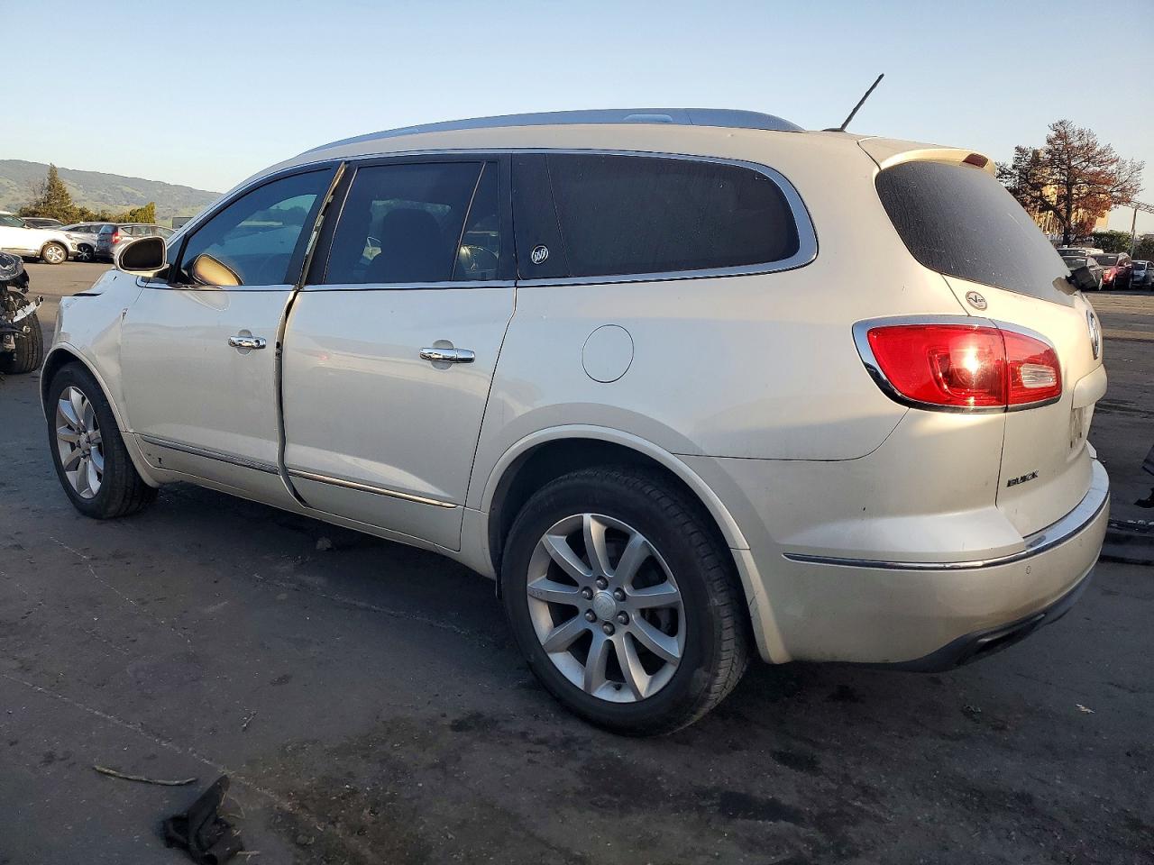 2014 BUICK ENCLAVE photo 2