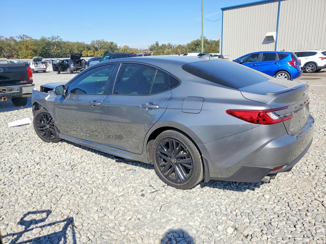 2025 TOYOTA CAMRY SE photo 4