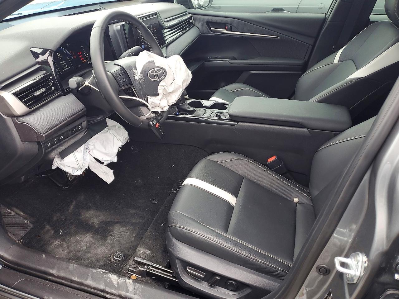 2025 TOYOTA CAMRY SE photo 19