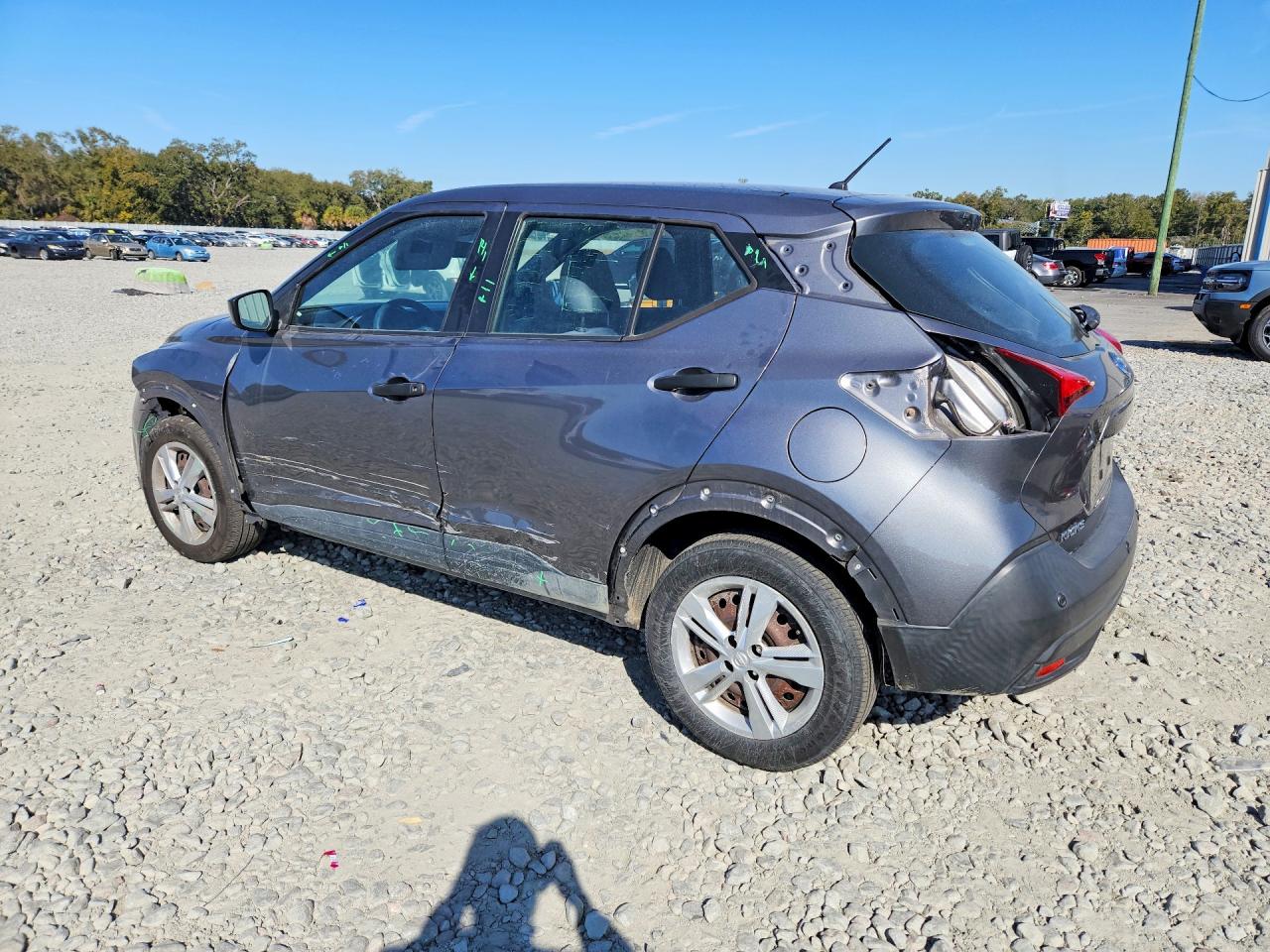 2020 NISSAN KICKS S photo 3
