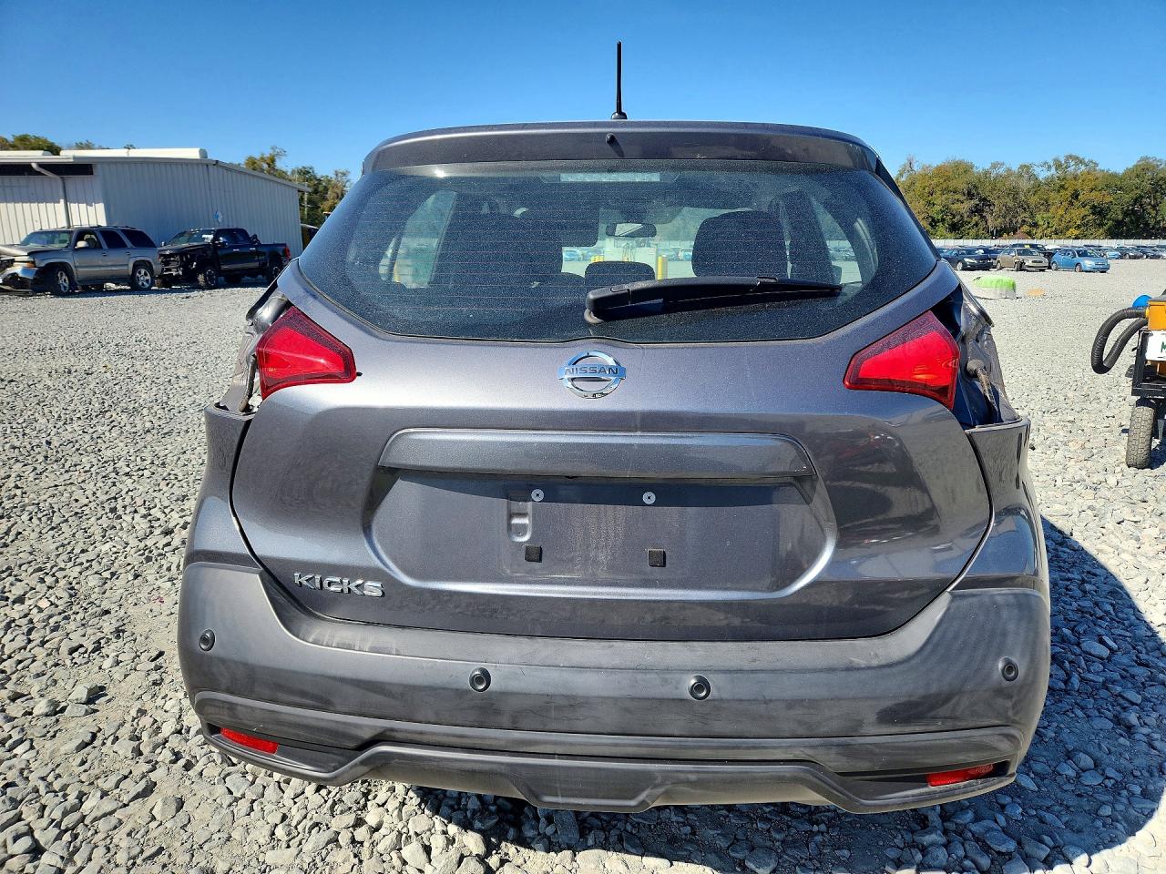 2020 NISSAN KICKS S photo 11