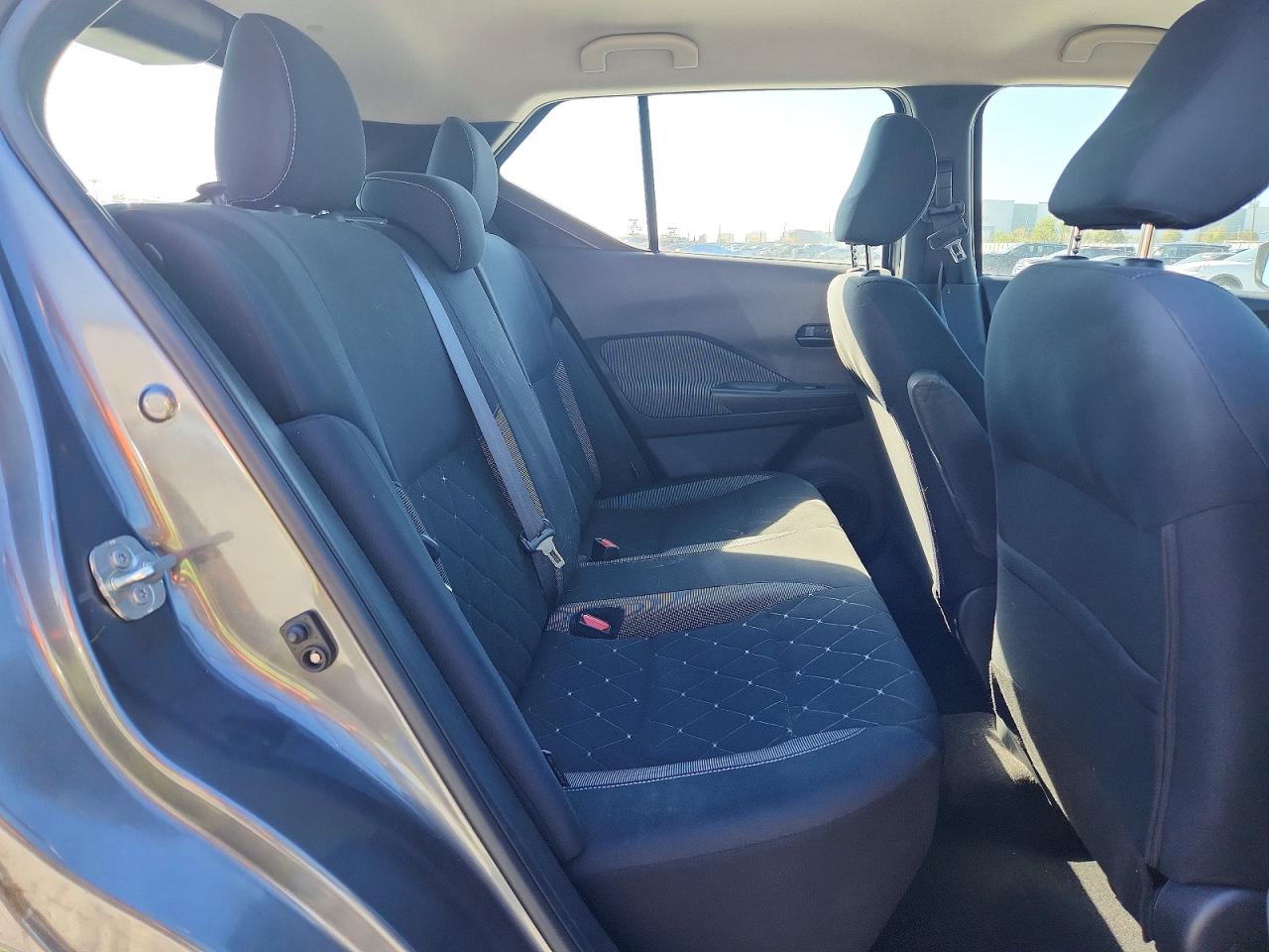 2020 NISSAN KICKS S photo 21
