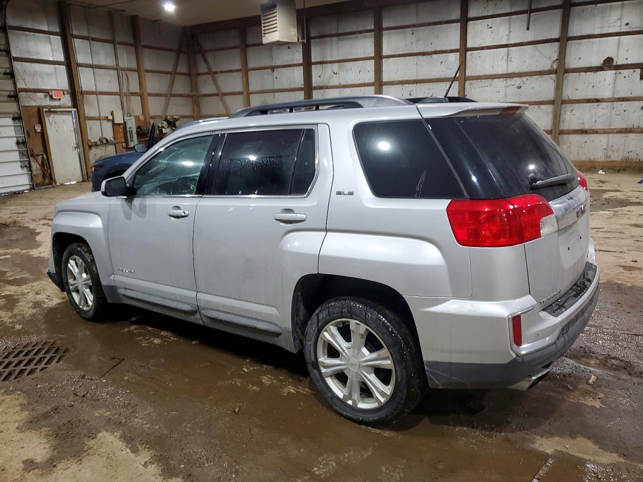 2017 GMC TERRAIN SLE photo 3