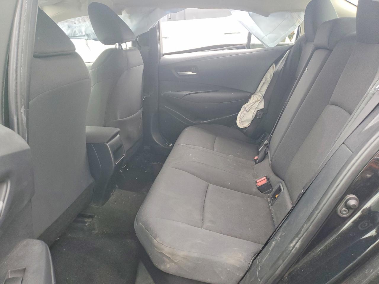 2021 TOYOTA COROLLA LE photo 10