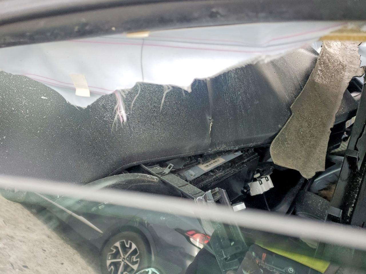 2019 TOYOTA COROLLA L photo 17