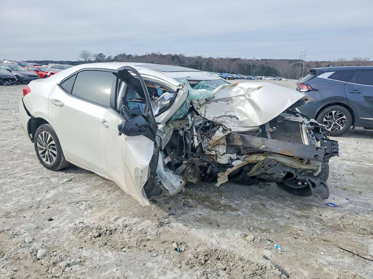 2019 TOYOTA COROLLA L photo 7