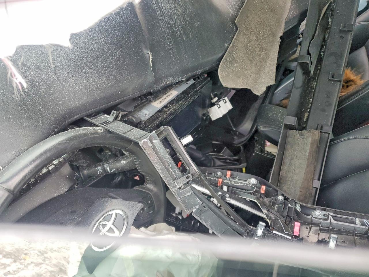 2019 TOYOTA COROLLA L photo 15