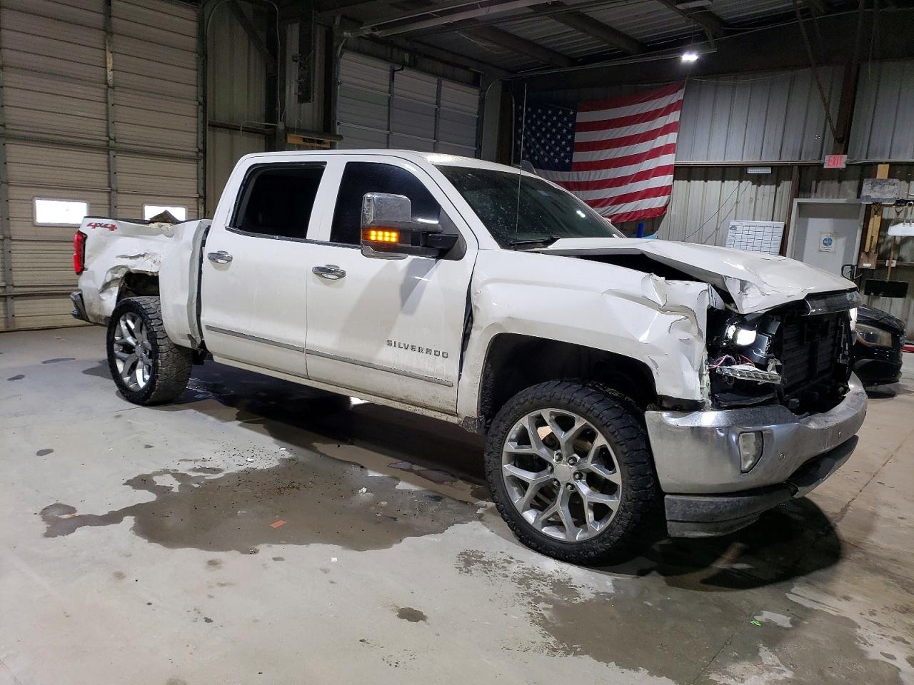 2017 CHEVROLET SILVERADO K1500 LTZ photo 4