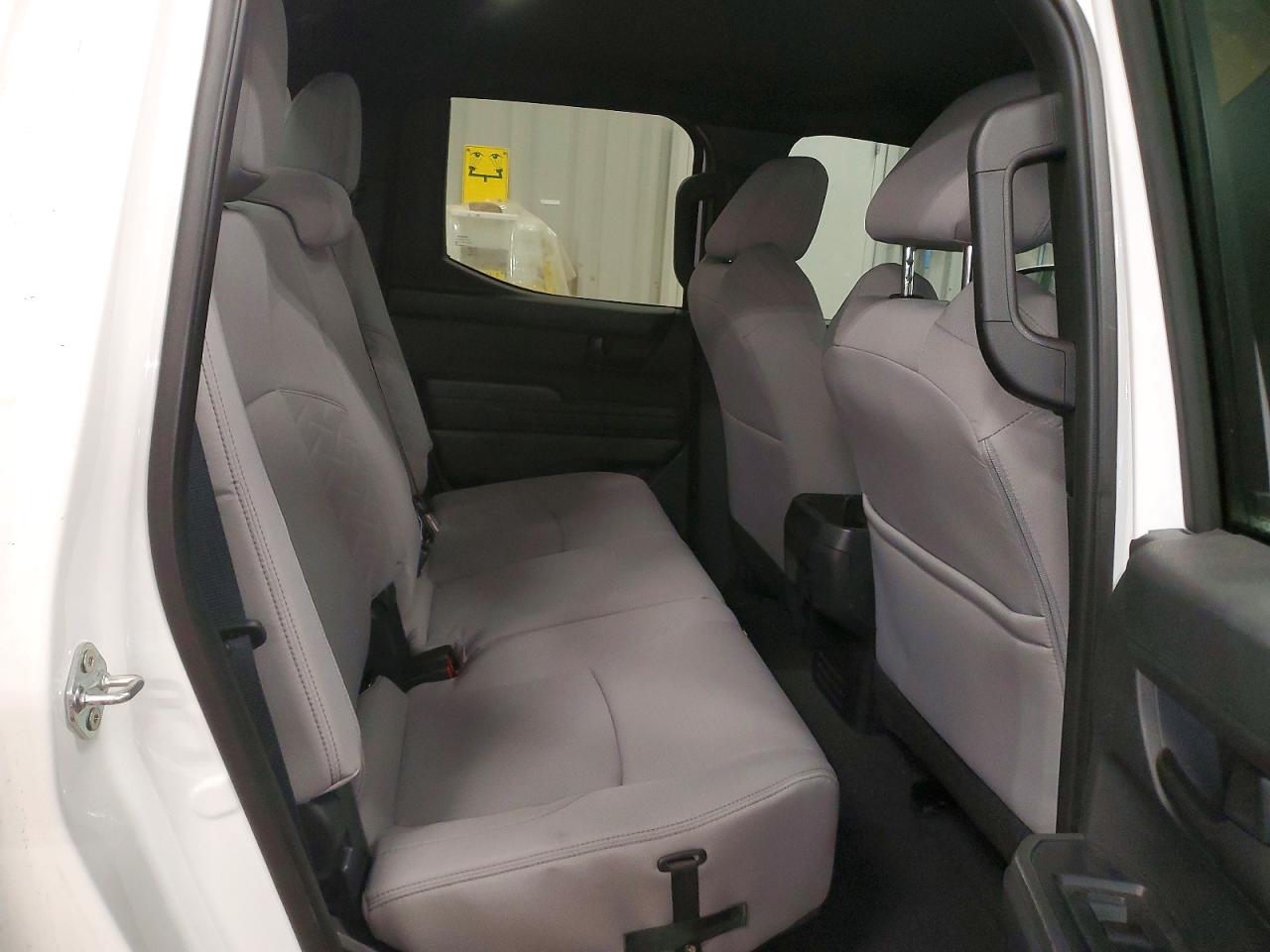 2024 TOYOTA TACOMA DOUBLE CAB photo 10