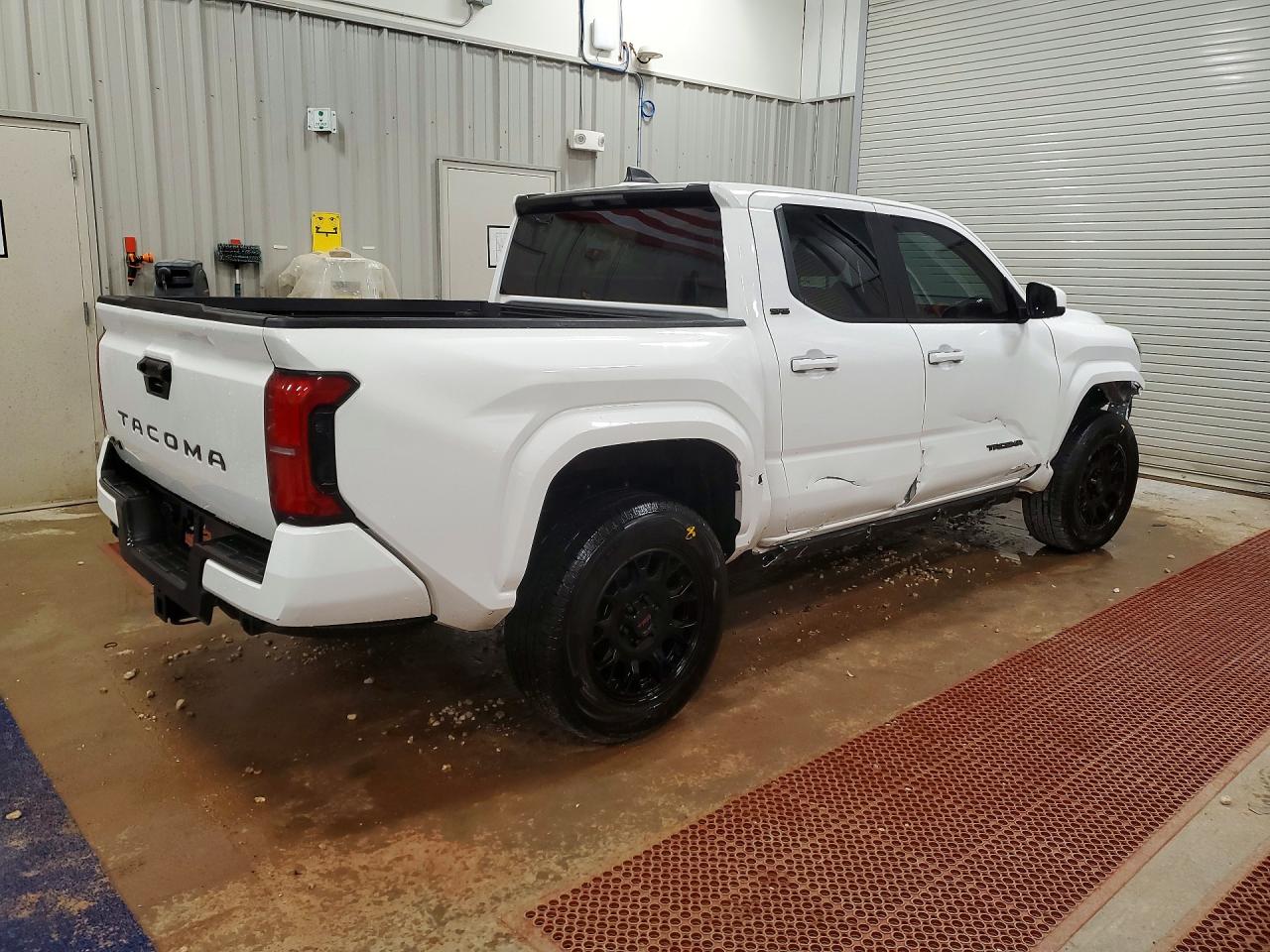 2024 TOYOTA TACOMA DOUBLE CAB photo 3
