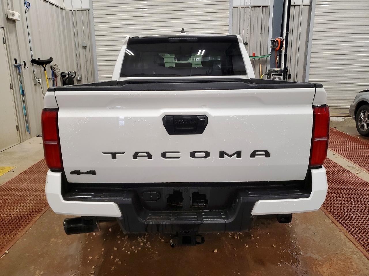 2024 TOYOTA TACOMA DOUBLE CAB photo 6
