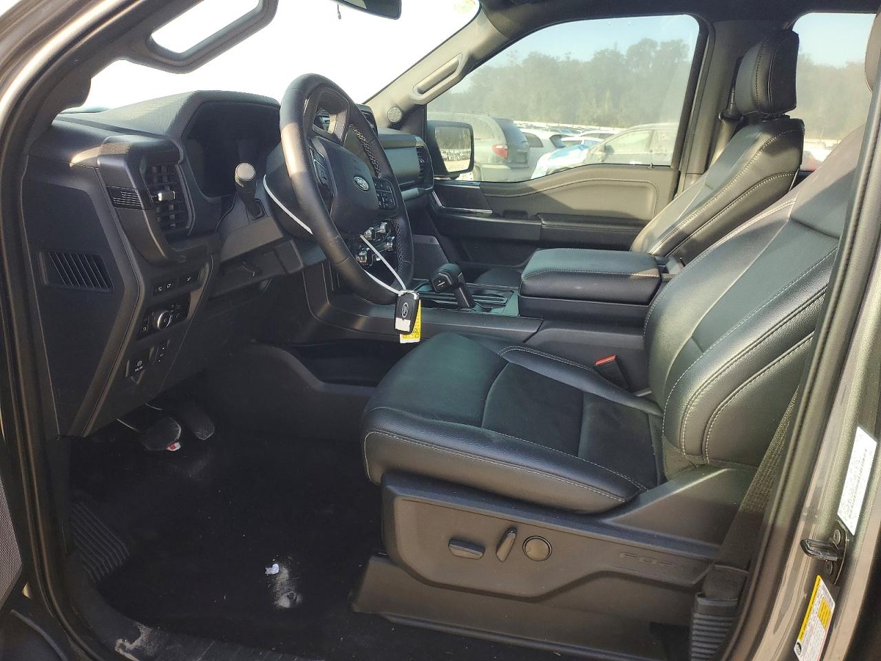 2024 FORD F150 XLT photo 19