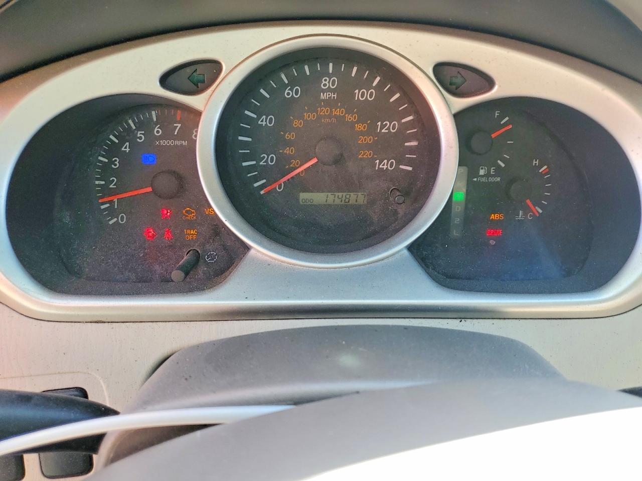 2004 TOYOTA HIGHLANDER BASE photo 17