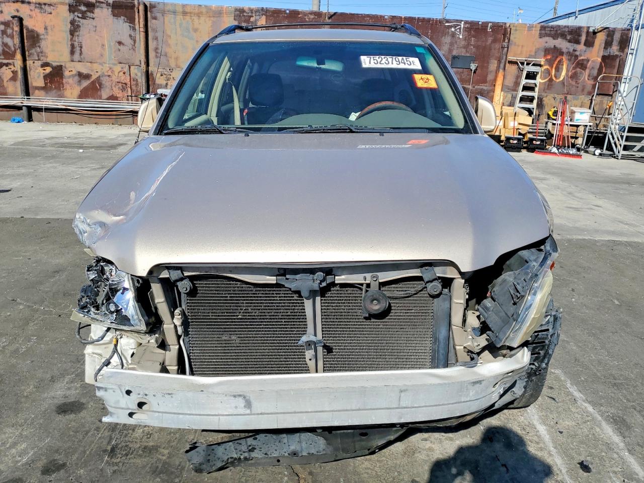 2004 TOYOTA HIGHLANDER BASE photo 9