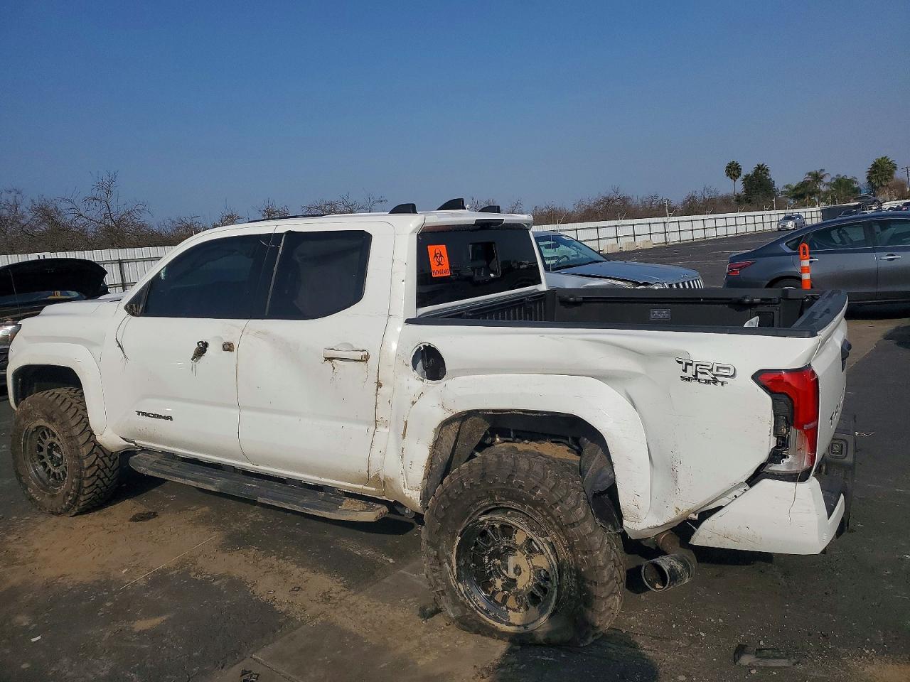 2025 TOYOTA TACOMA DOUBLE CAB photo 4