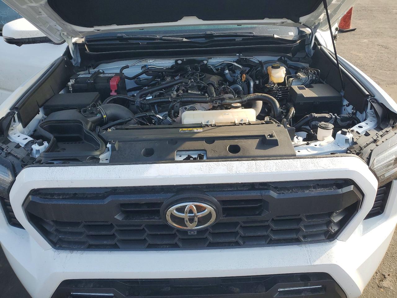 2025 TOYOTA TACOMA DOUBLE CAB photo 31