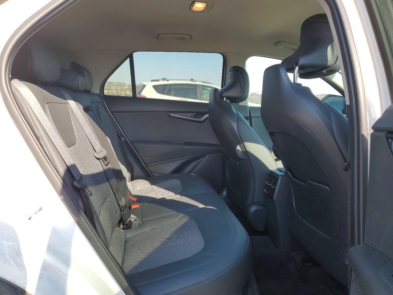 2024 KIA NIRO EX photo 11