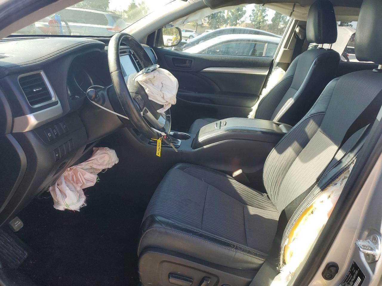 2018 TOYOTA HIGHLANDER LE PLUS photo 7