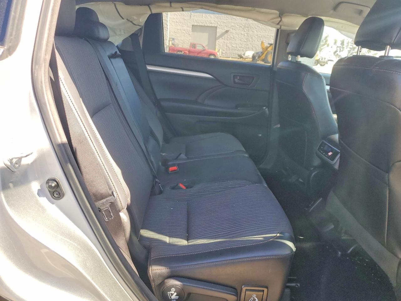 2018 TOYOTA HIGHLANDER LE PLUS photo 11